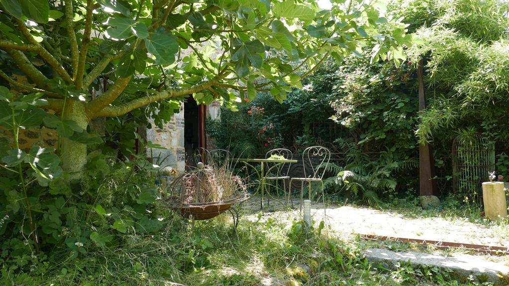 La Lande-de-Goult La Cage Aux Oiseaux Bed & Breakfast エクステリア 写真