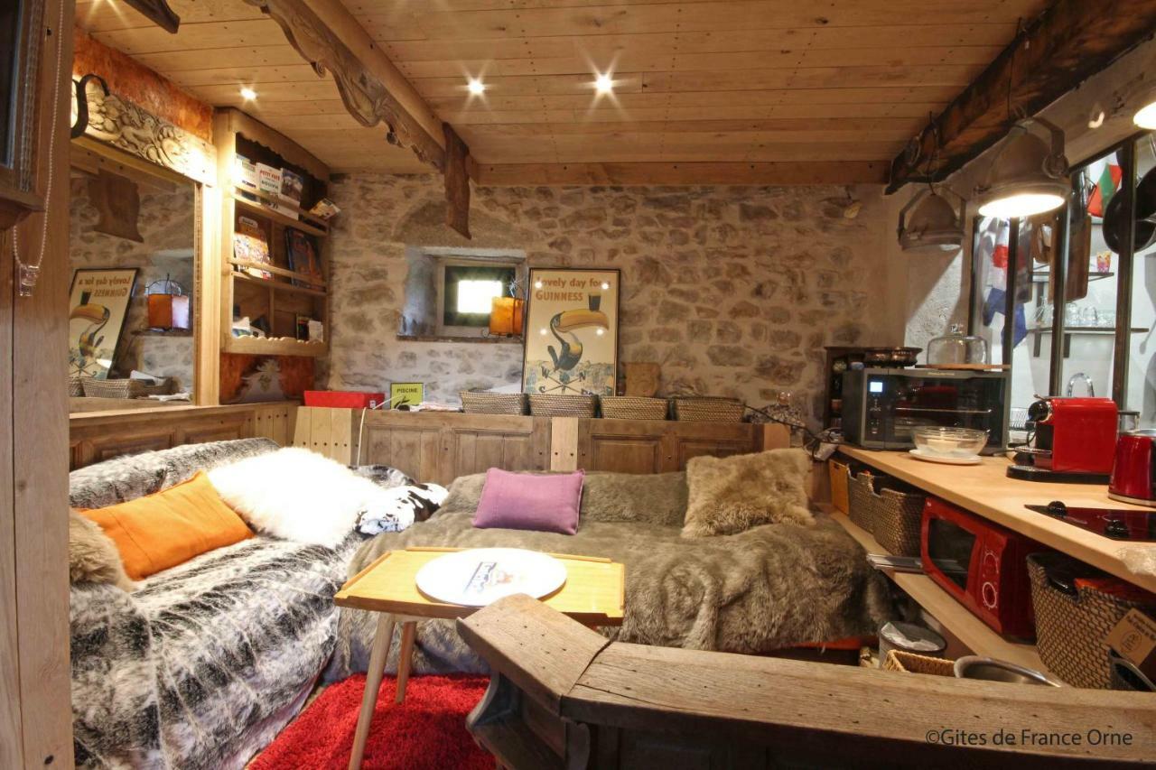 La Lande-de-Goult La Cage Aux Oiseaux Bed & Breakfast エクステリア 写真