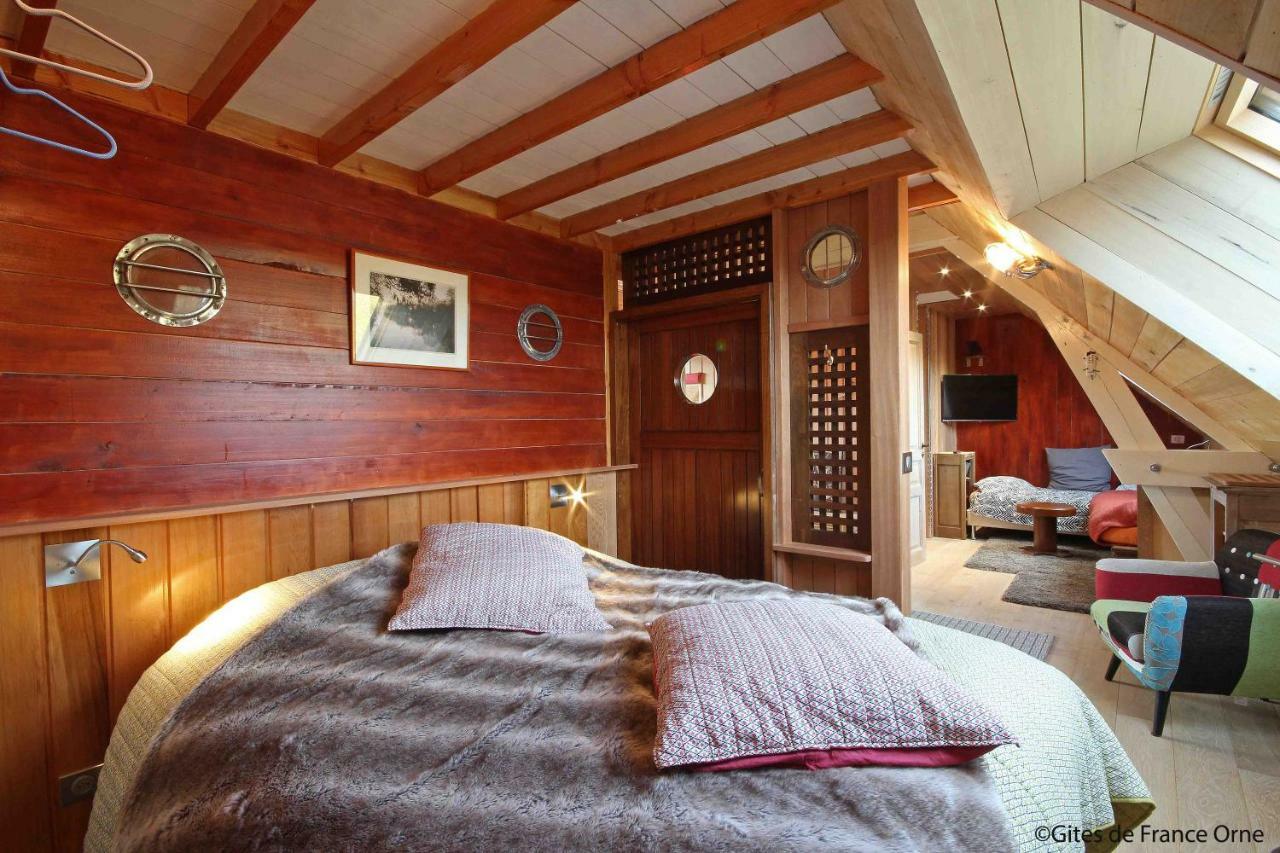 La Lande-de-Goult La Cage Aux Oiseaux Bed & Breakfast エクステリア 写真